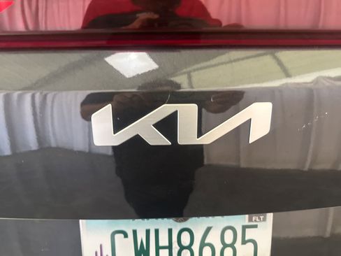 Used 2026 Kia Carnival LXS FWD image 14