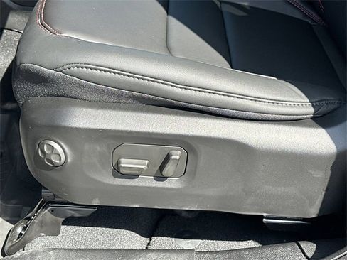 New 2025 Jeep Wrangler Unlimited Rubicon w/ Technology Group image 18