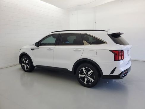 Used 2022 Kia Sorento EX w/ Panoramic Sunroof Package FWD image 7
