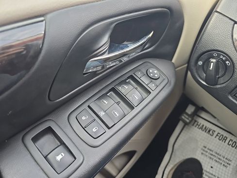 Used 2012 Dodge Grand Caravan SXT w/ Entertainment Group 1 image 24