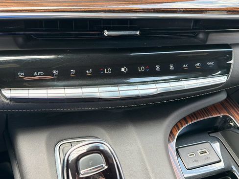 Used 2023 Cadillac Escalade Premium Luxury w/ LPO, Radiant Package AWD/4WD image 16