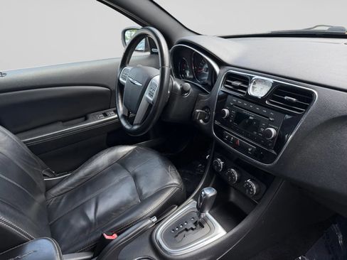 Used 2013 Chrysler 200 Limited FWD image 36