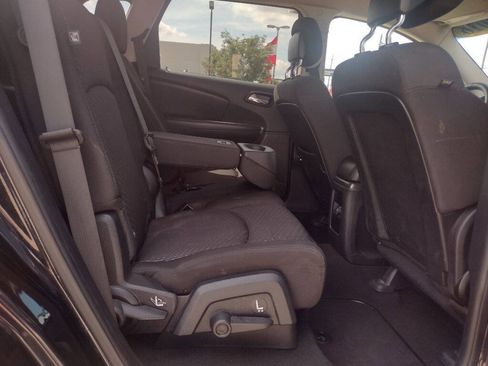 Used 2016 Dodge Journey SE w/ Flexible Seating Group image 17