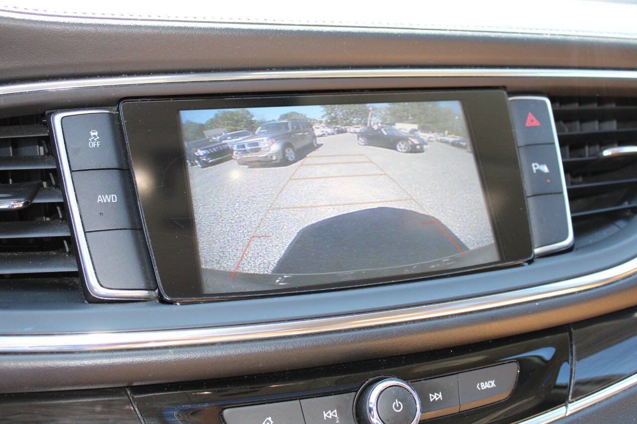 Used 2019 Buick Enclave Essence AWD/4WD image 17