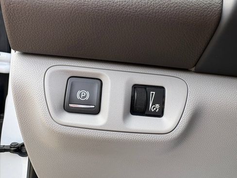 Used 2023 GMC Acadia SLT w/ Preferred Package AWD/4WD image 18