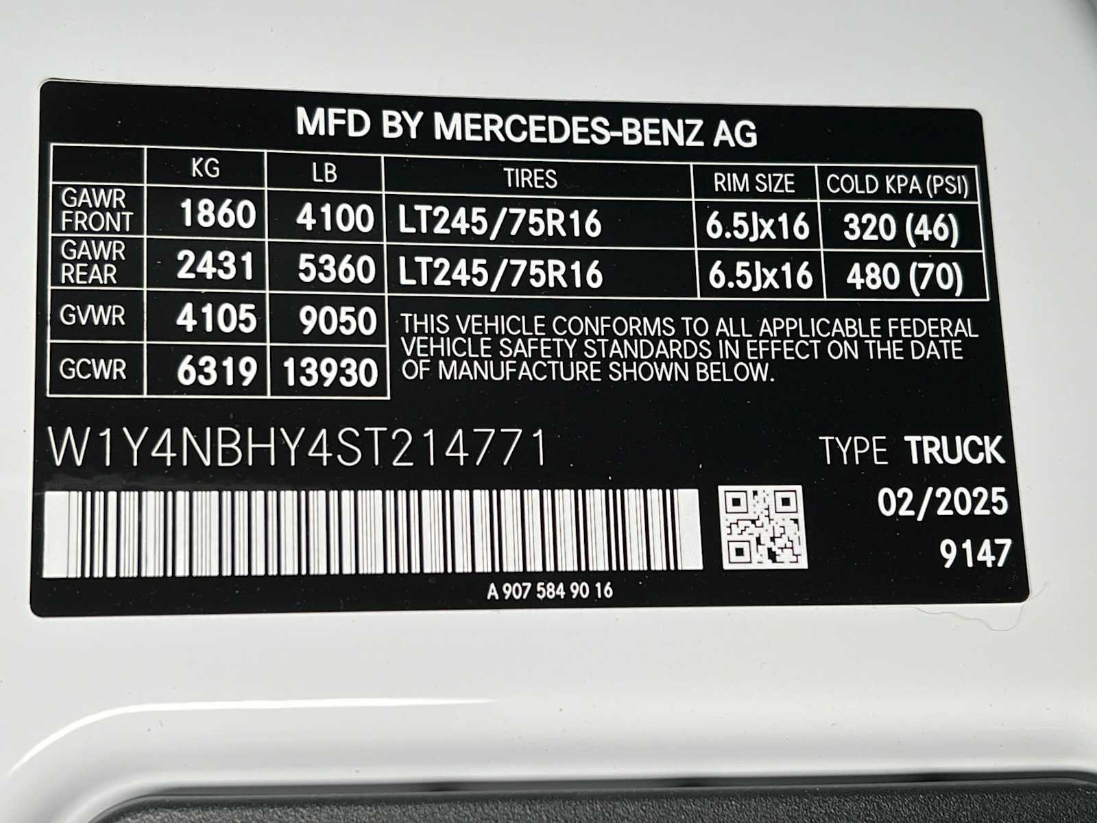 Used 2025 Mercedes-Benz Sprinter 2500 image 28