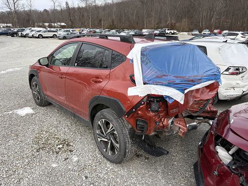 Used 2024 Subaru Crosstrek 2.0i Premium image 4