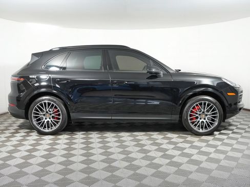 Certified 2023 Porsche Cayenne AWD/4WD image 8