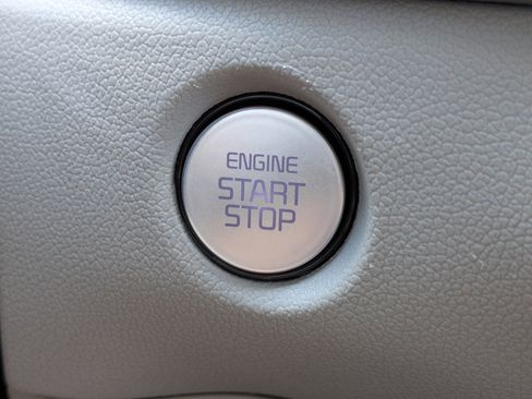 Certified 2025 Kia Sorento S w/ Panoramic Sunroof Package FWD image 29