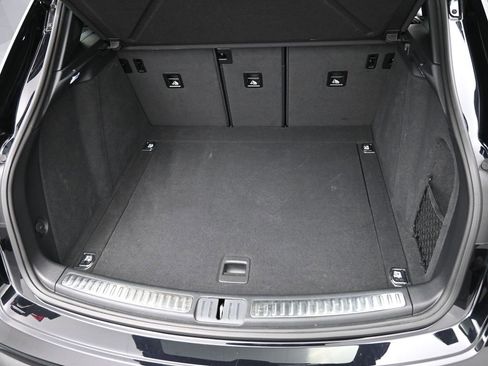 Certified 2023 Porsche Macan Turbo image 31