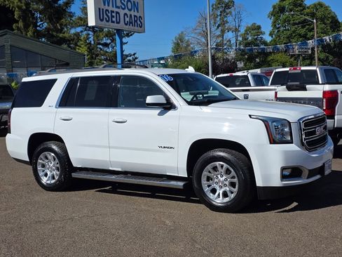 Used 2016 GMC Yukon SLT w/ HD Trailering Package AWD/4WD image 3