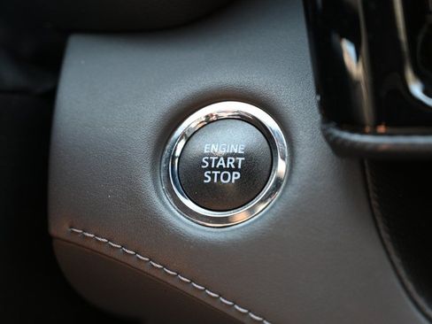 Used 2022 Toyota Highlander XSE AWD/4WD image 29