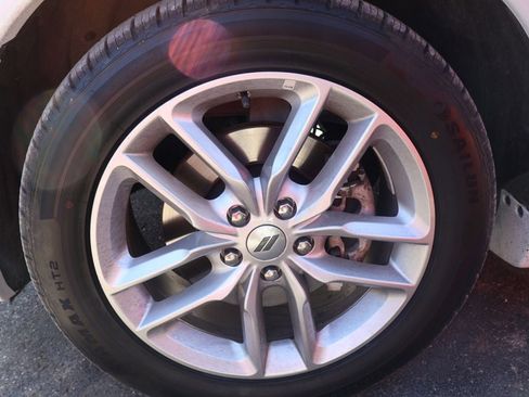 Used 2024 Dodge Durango GT RWD image 5