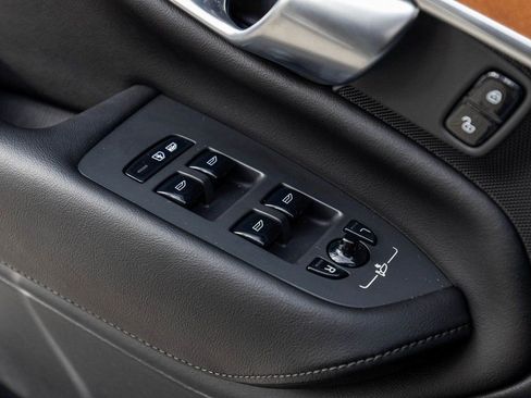 Used 2024 Volvo XC90 B6 Plus w/ Protection Package Premier image 12