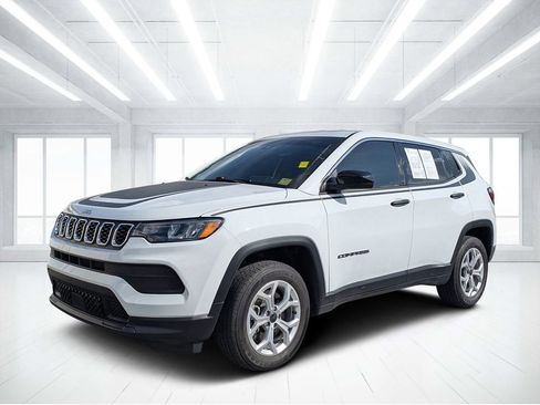 Used 2025 Jeep Compass Sport w/ Mopar Graphics Package image 7