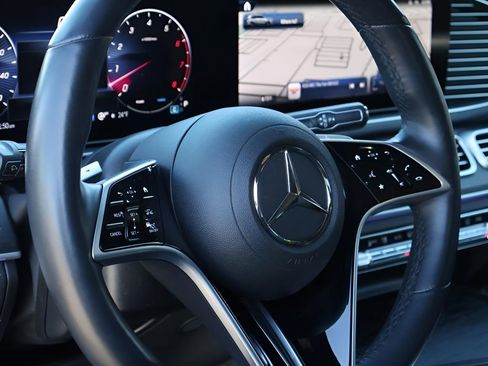Certified 2024 Mercedes-Benz GLS 450 4MATIC image 21