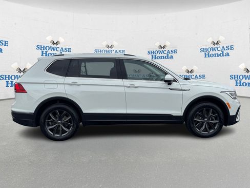 Used 2024 Volkswagen Tiguan SE image 8