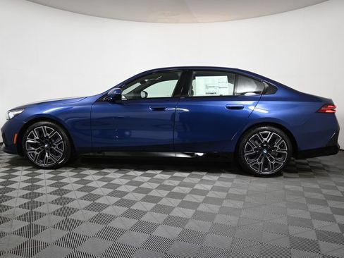 Used 2026 BMW 530i xDrive AWD/4WD image 2