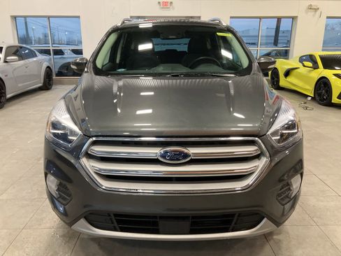 Used 2019 Ford Escape Titanium image 2