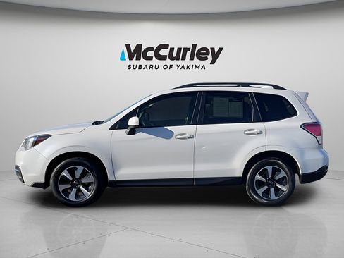 Used 2017 Subaru Forester 2.5i Premium w/ All-Weather Package AWD/4WD image 3