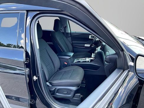 Used 2020 Ford Explorer XLT w/ Comfort Package RWD image 8
