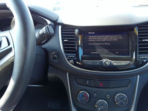 Used 2022 Chevrolet Trax LT w/ Driver Confidence Package AWD/4WD image 14