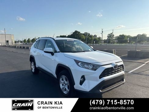 Used 2021 Toyota RAV4 XLE FWD image 1