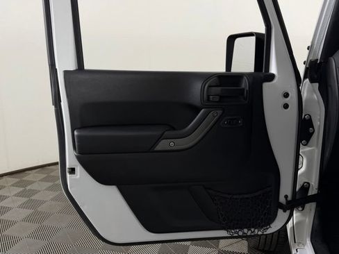 Used 2017 Jeep Wrangler Unlimited Sport w/ Quick Order Package 24S AWD/4WD image 14