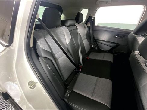 Used 2023 Nissan Rogue SV AWD/4WD image 26