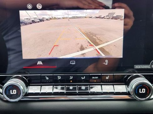 New 2025 GMC Canyon Elevation w/ Convenience Package image 13