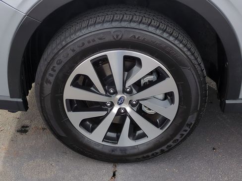 Used 2022 Subaru Outback Premium image 13