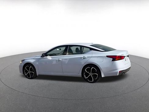 Used 2025 Nissan Altima 2.5 SR image 10