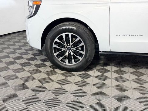 Used 2025 Ford Expedition Platinum AWD/4WD image 14