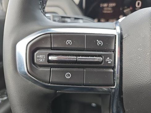 Used 2025 GMC Yukon Denali image 44