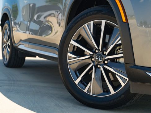 Certified 2026 INFINITI QX60 Luxe AWD/4WD image 2