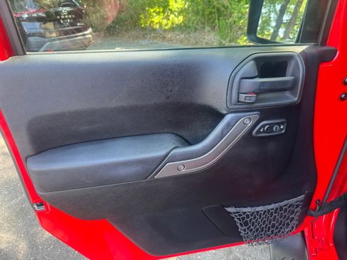 Used 2014 Jeep Wrangler Unlimited Sport w/ Quick Order Package 24S AWD/4WD image 16