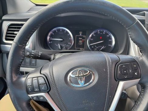 Used 2014 Toyota Highlander Limited AWD/4WD image 7