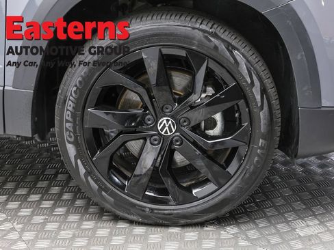 Used 2022 Volkswagen Taos SE AWD/4WD image 30