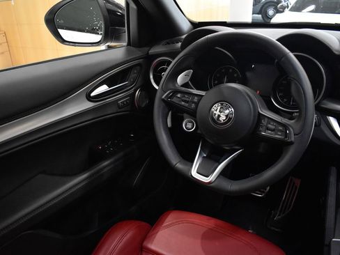 Used 2023 Alfa Romeo Stelvio Veloce AWD/4WD image 23