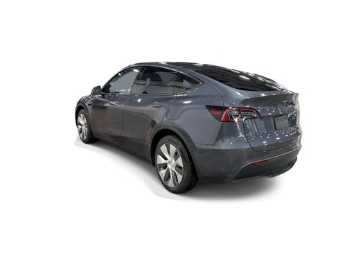 Certified 2023 Tesla Model Y Long Range AWD/4WD image 4