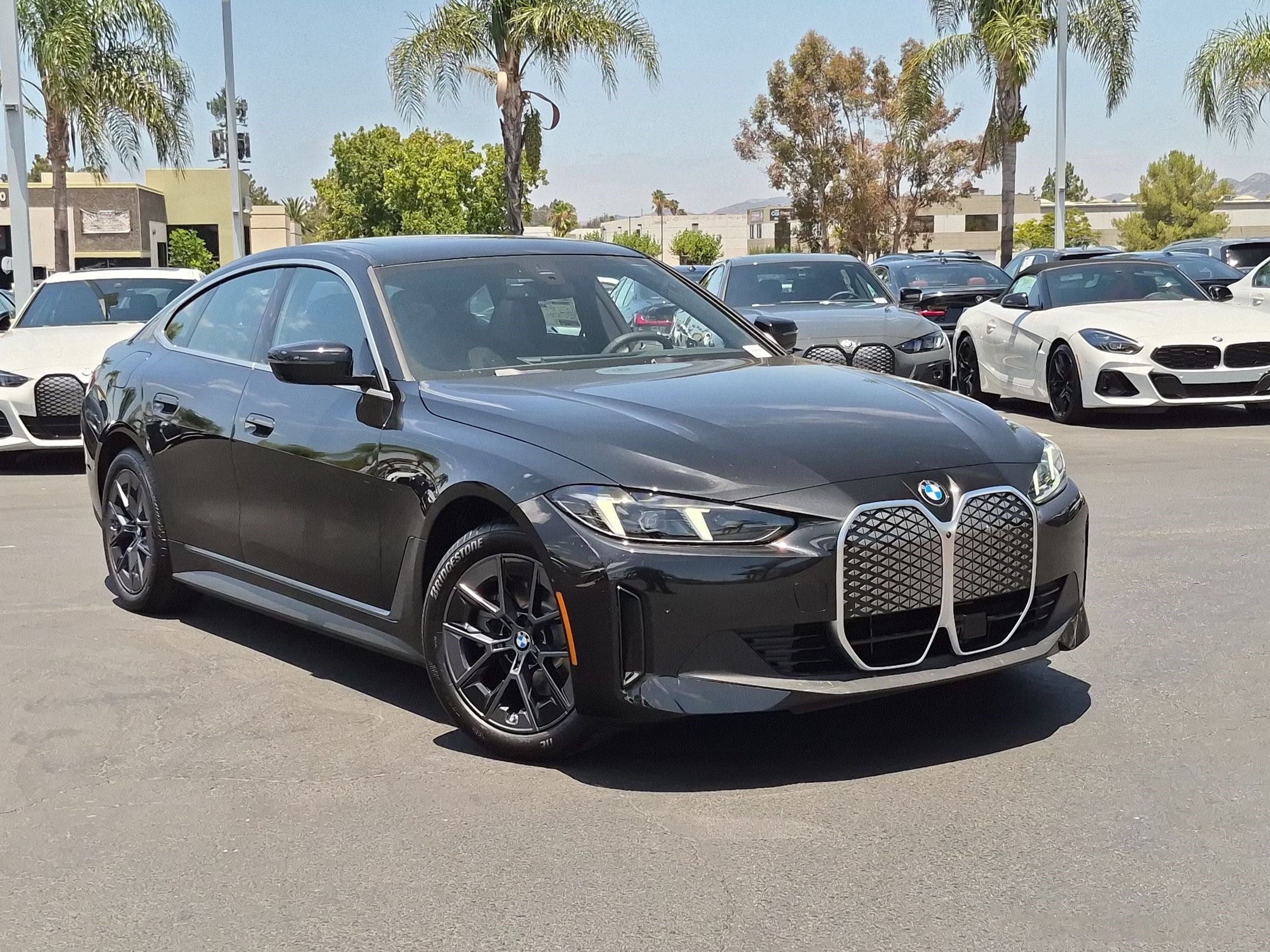 New 2026 BMW i4 eDrive40 w/ Parking Assistance Package RWD image 2