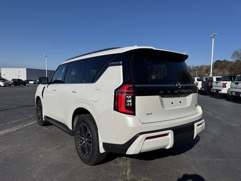 Used 2025 Nissan Armada SL w/ Captain's Chari Seat Package image 5