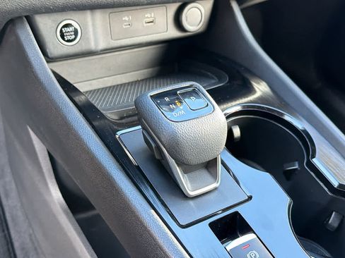 Used 2021 Nissan Rogue SV image 12