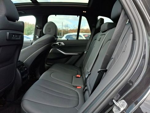 Certified 2022 BMW X5 xDrive40i w/ Parking Assistance Package image 11