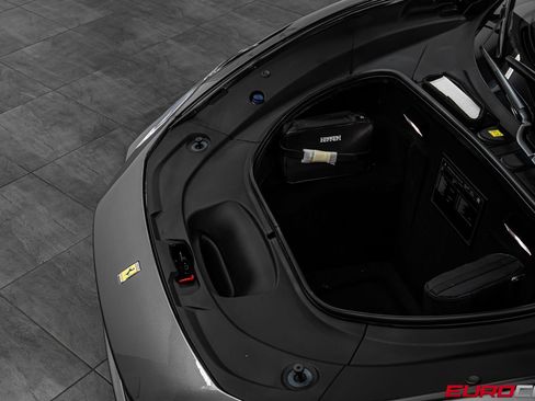 Used 2021 Ferrari F8 Tributo RWD image 10