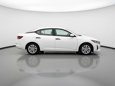 Used 2025 Nissan Sentra S image 11