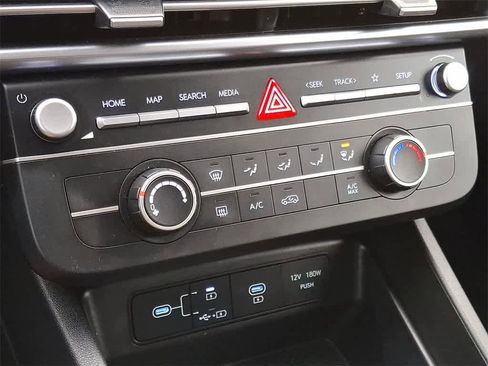 Certified 2025 Hyundai Tucson SE image 12