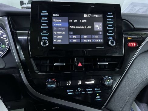 Used 2021 Toyota Camry SE FWD image 20