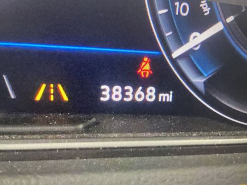 Used 2018 Volkswagen e-Golf SEL Premium w/ Driver Assistance Package FWD image 11