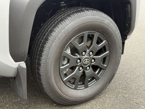 Certified 2025 Toyota 4Runner SR5 image 34